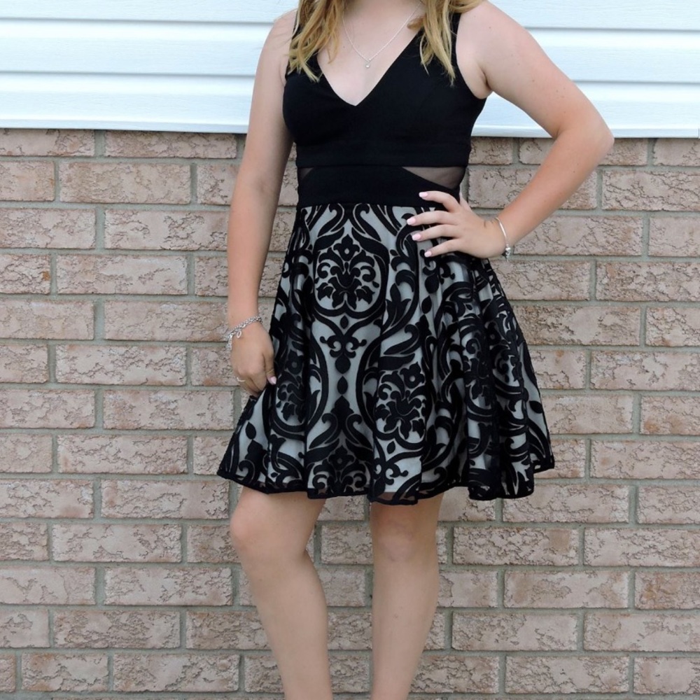 Dress - Picture 2 of 2